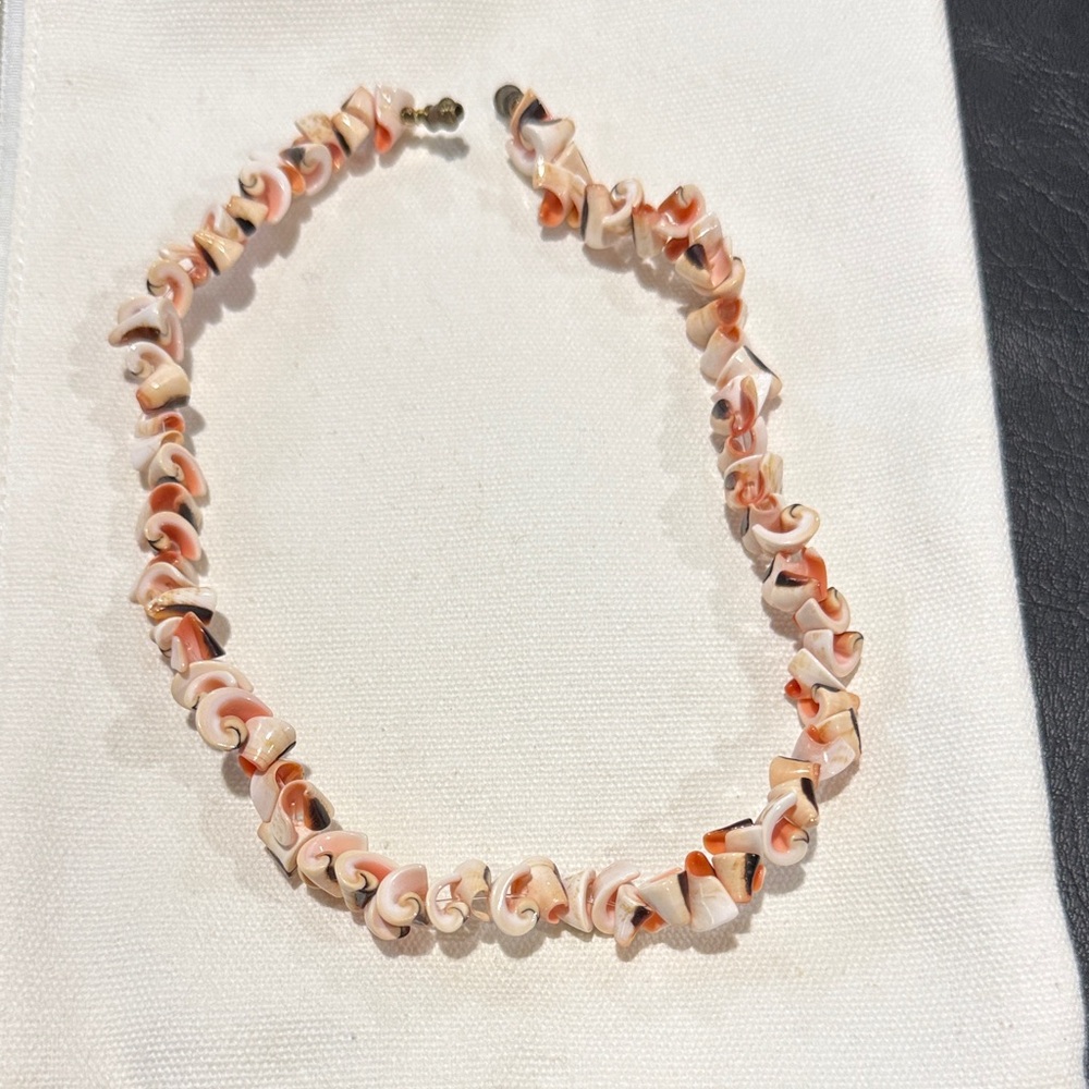 Shell Necklace in Pink and Cream Y2K choker